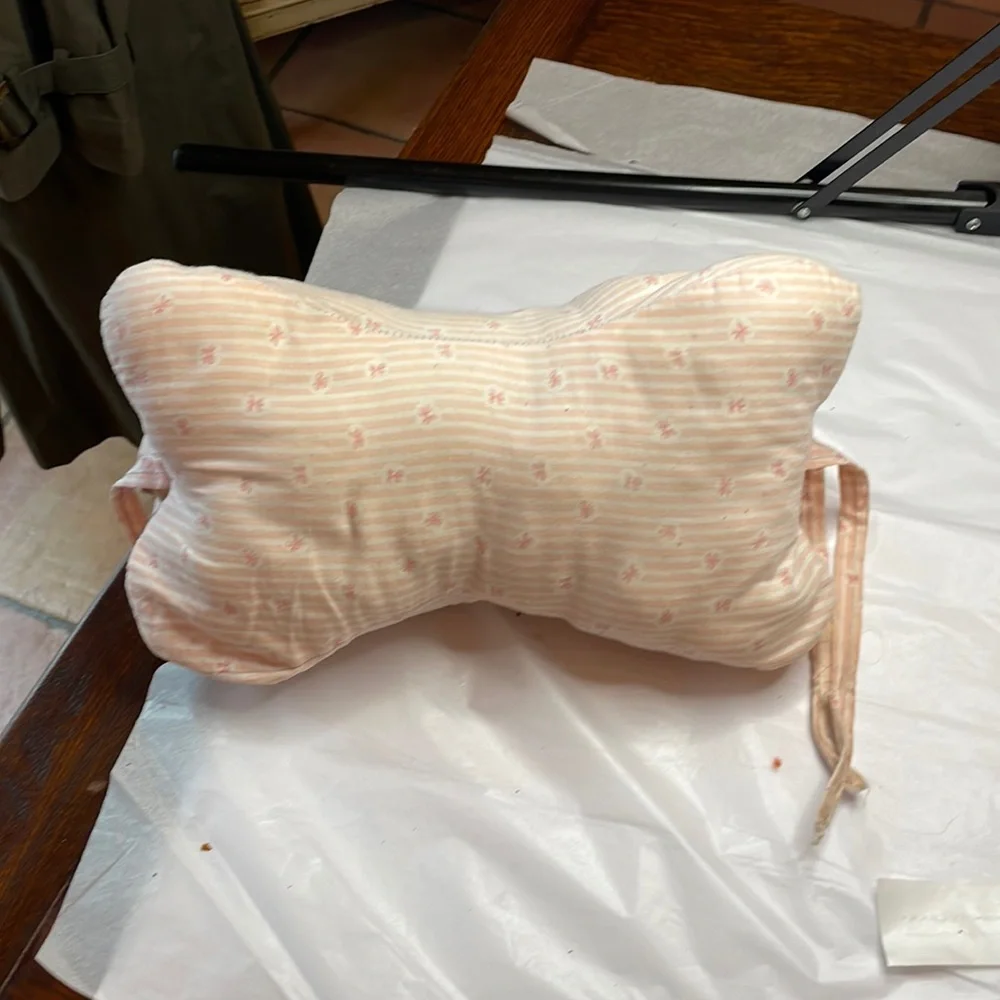 Neck pillow pink and gray